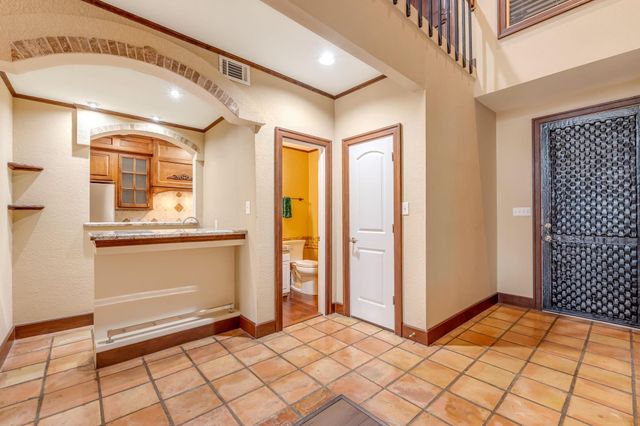 516 S Post Oak Lane 18, Houston, TX 77056