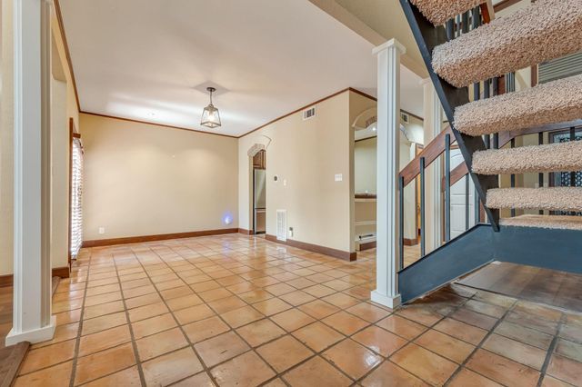 516 S Post Oak Lane 18, Houston, TX 77056