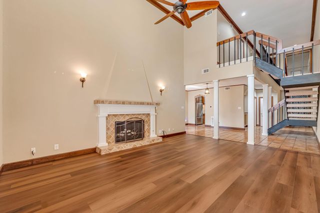 516 S Post Oak Lane 18, Houston, TX 77056