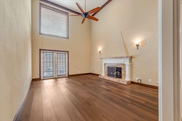 516 S Post Oak Lane 18, Houston, TX 77056