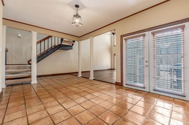 516 S Post Oak Lane 18, Houston, TX 77056