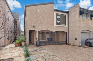 516 S Post Oak Lane 18, Houston, TX 77056