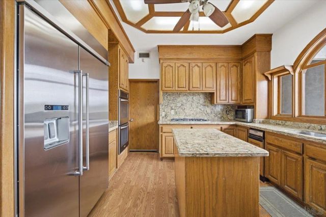 10015 El Capitan Real Rd, El Cajon, CA 92021