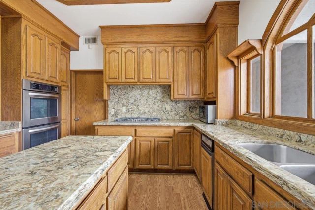 10015 El Capitan Real Rd, El Cajon, CA 92021