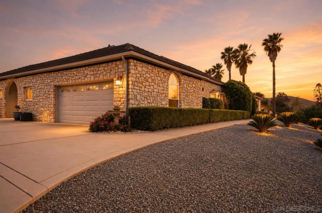 10015 El Capitan Real Rd, El Cajon, CA 92021