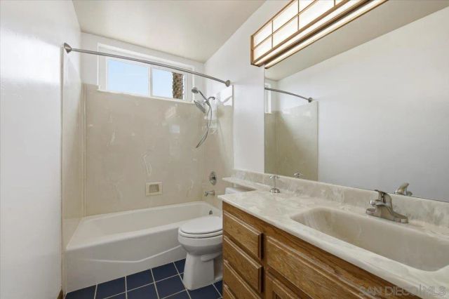 10015 El Capitan Real Rd, El Cajon, CA 92021