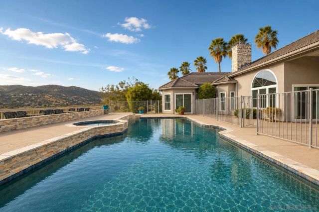 10015 El Capitan Real Rd, El Cajon, CA 92021
