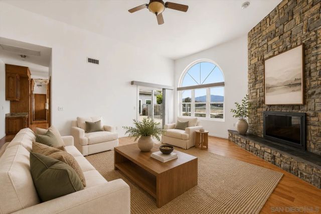 10015 El Capitan Real Rd, El Cajon, CA 92021