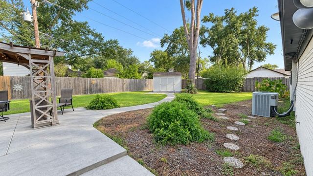 12718 Park Forest Drive, Cypress, TX 77429