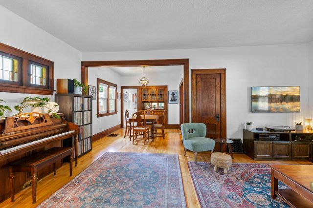 4232 33rd Avenue S, Minneapolis, MN 55406