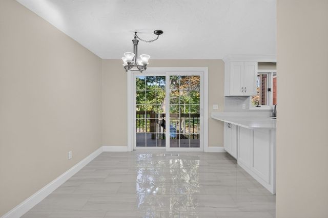 98 Heritage Drive 98, Tewksbury, MA 01876