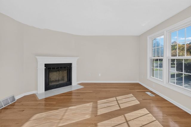 98 Heritage Drive 98, Tewksbury, MA 01876
