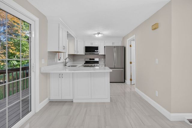 98 Heritage Drive 98, Tewksbury, MA 01876