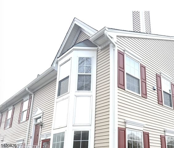 32 Columbus Dr, Franklin Twp., NJ 08823