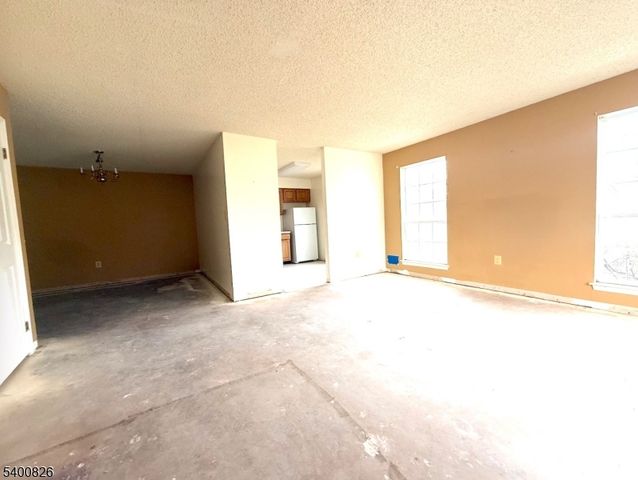 32 Columbus Dr, Franklin Twp., NJ 08823