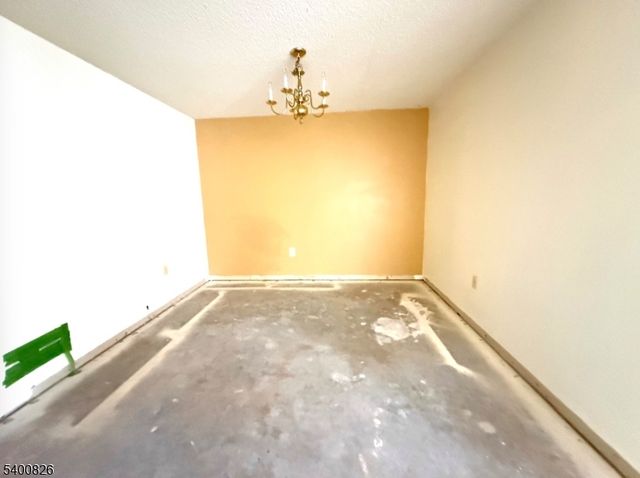 32 Columbus Dr, Franklin Twp., NJ 08823