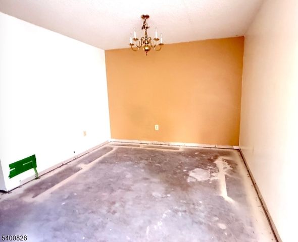 32 Columbus Dr, Franklin Twp., NJ 08823