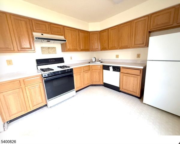 32 Columbus Dr, Franklin Twp., NJ 08823