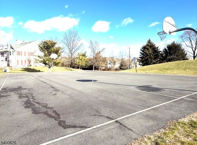 32 Columbus Dr, Franklin Twp., NJ 08823