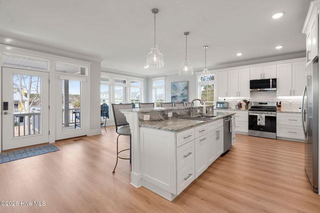 1607 E Yacht Drive, Oak Island, NC 28465