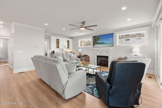 1607 E Yacht Drive, Oak Island, NC 28465