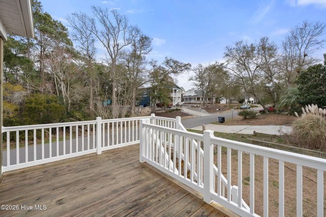 1607 E Yacht Drive, Oak Island, NC 28465