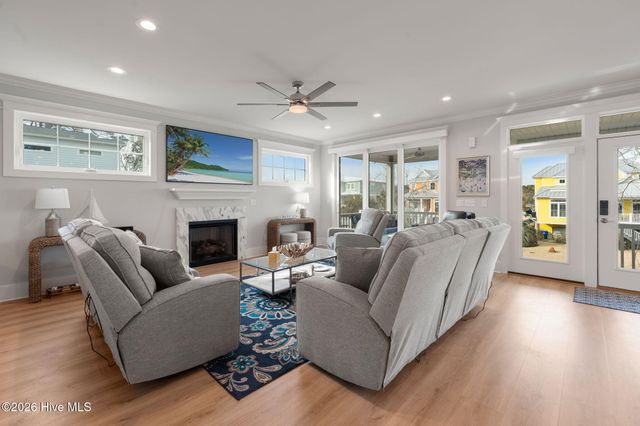 1607 E Yacht Drive, Oak Island, NC 28465