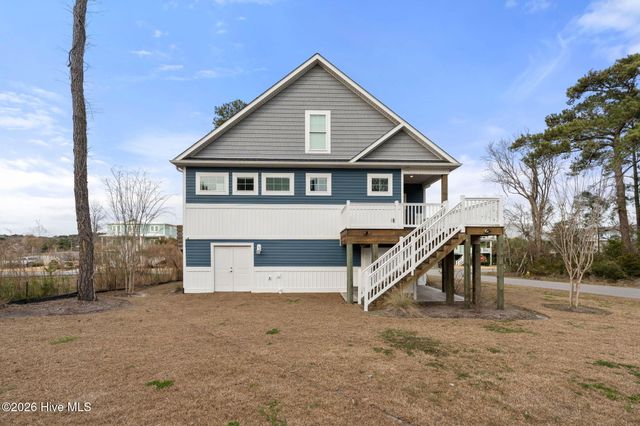 1607 E Yacht Drive, Oak Island, NC 28465