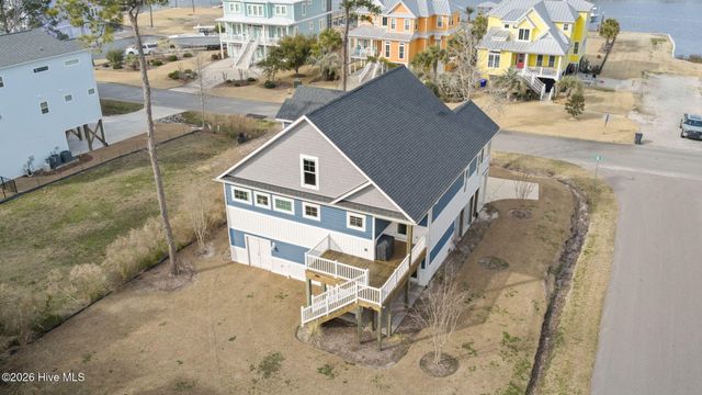 1607 E Yacht Drive, Oak Island, NC 28465