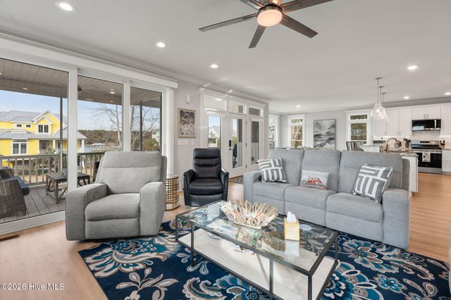 1607 E Yacht Drive, Oak Island, NC 28465