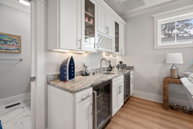 1607 E Yacht Drive, Oak Island, NC 28465