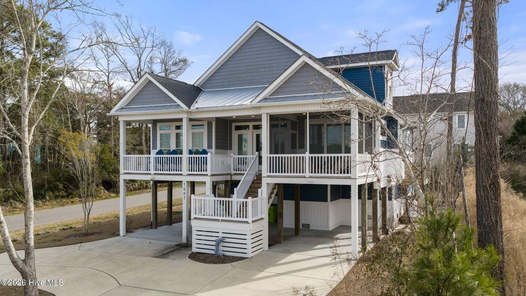 1607 E Yacht Drive, Oak Island, NC 28465