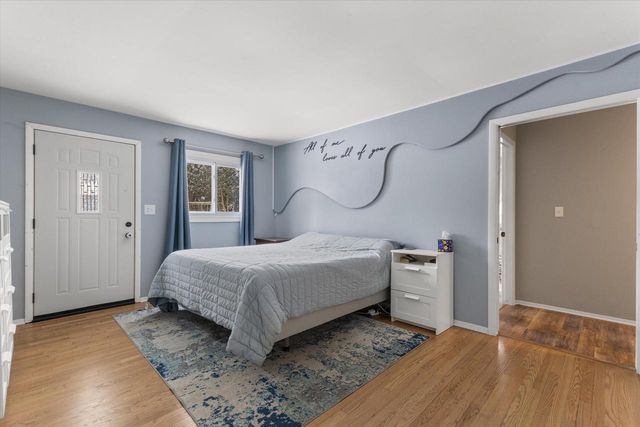 12135 W Luther AVENUE, Hales Corners, WI 53130