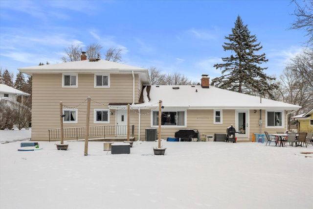 12135 W Luther AVENUE, Hales Corners, WI 53130