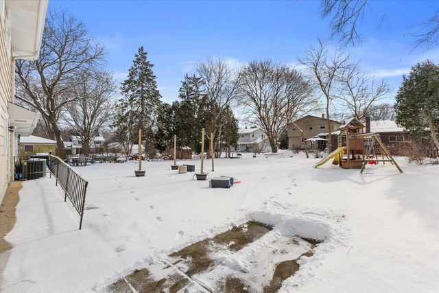 12135 W Luther AVENUE, Hales Corners, WI 53130