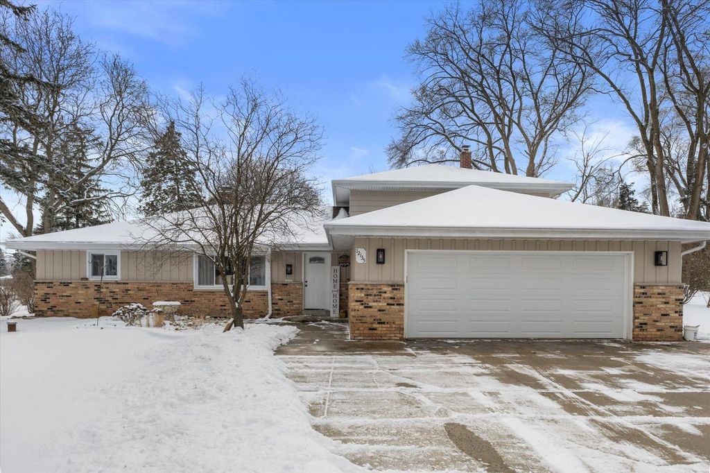 12135 W Luther AVENUE, Hales Corners, WI 53130