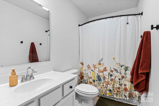 120 Slalom Street, Statesville, NC 28677