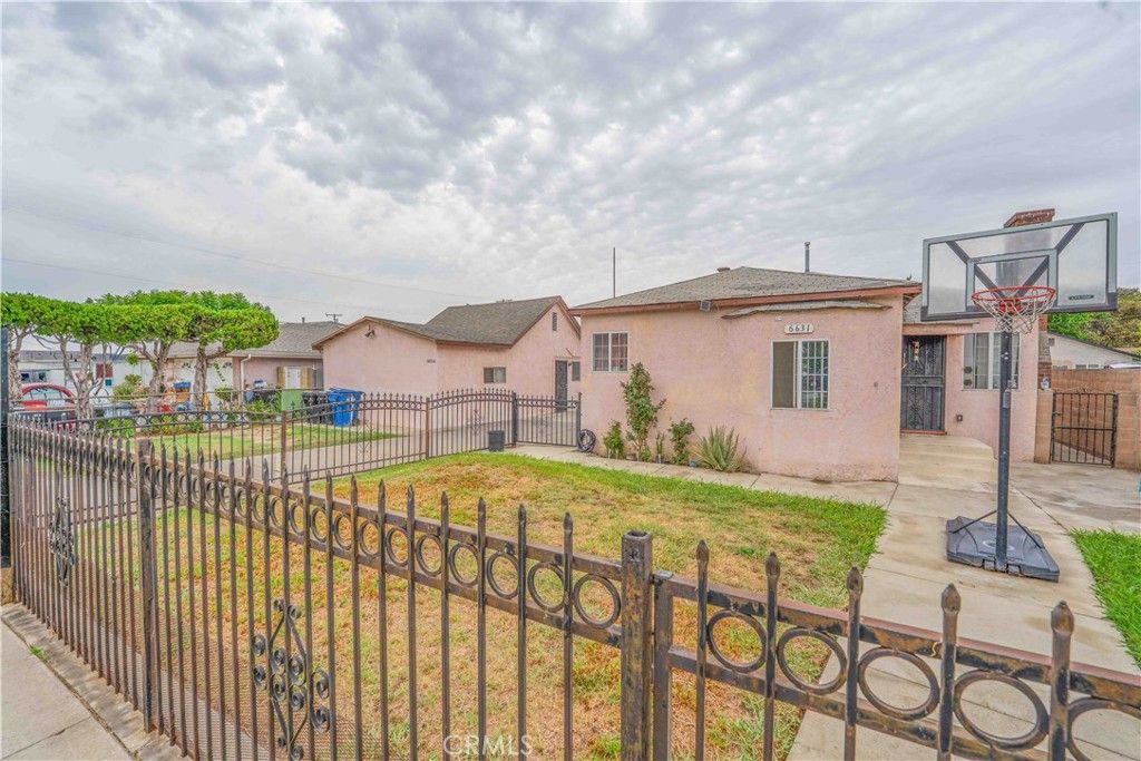 6631 El Selinda Avenue, Bell Gardens, CA 90201 — exterior