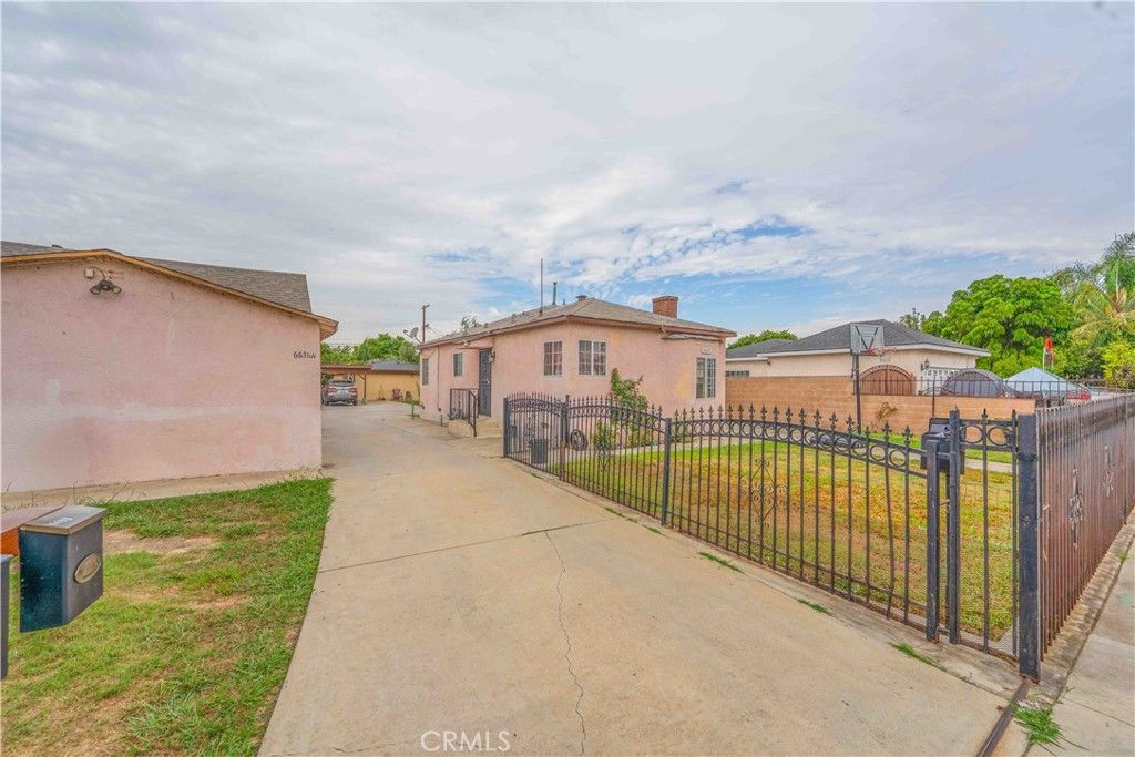 6631 El Selinda Avenue, Bell Gardens, CA 90201 — photo 2