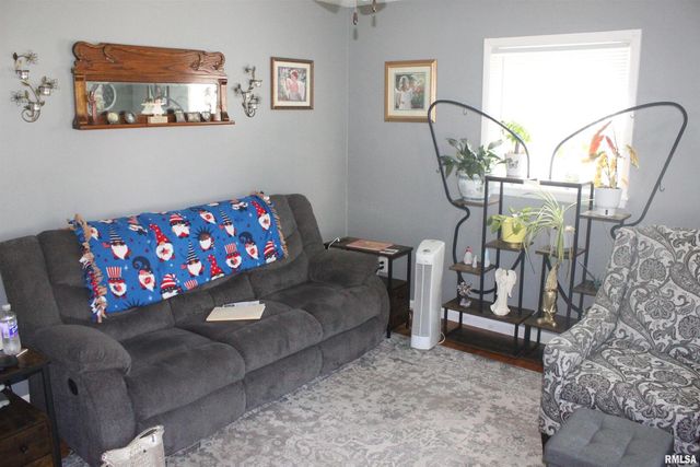 1119 N Thornwood Ave Avenue, Davenport, IA 52804