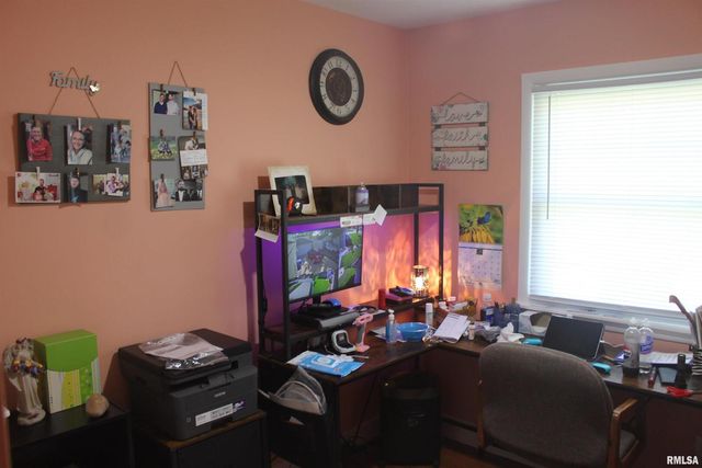 1119 N Thornwood Ave Avenue, Davenport, IA 52804