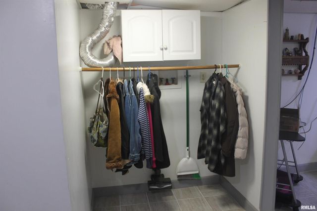 1119 N Thornwood Ave Avenue, Davenport, IA 52804