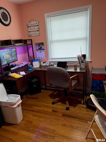 1119 N Thornwood Ave Avenue, Davenport, IA 52804