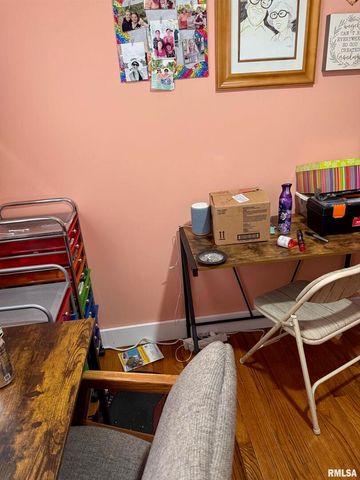 1119 N Thornwood Ave Avenue, Davenport, IA 52804