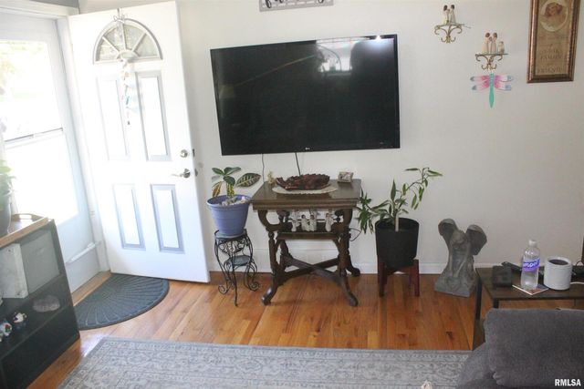 1119 N Thornwood Ave Avenue, Davenport, IA 52804