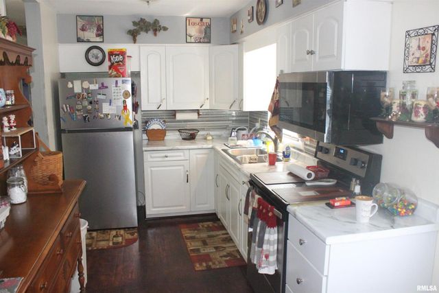 1119 N Thornwood Ave Avenue, Davenport, IA 52804