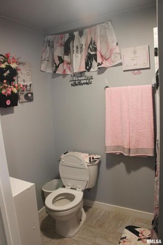 1119 N Thornwood Ave Avenue, Davenport, IA 52804