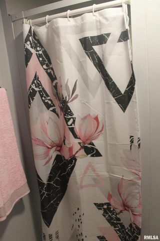 1119 N Thornwood Ave Avenue, Davenport, IA 52804