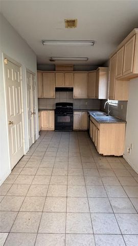3716 E Ashford Villa Lane, Houston, TX 77082