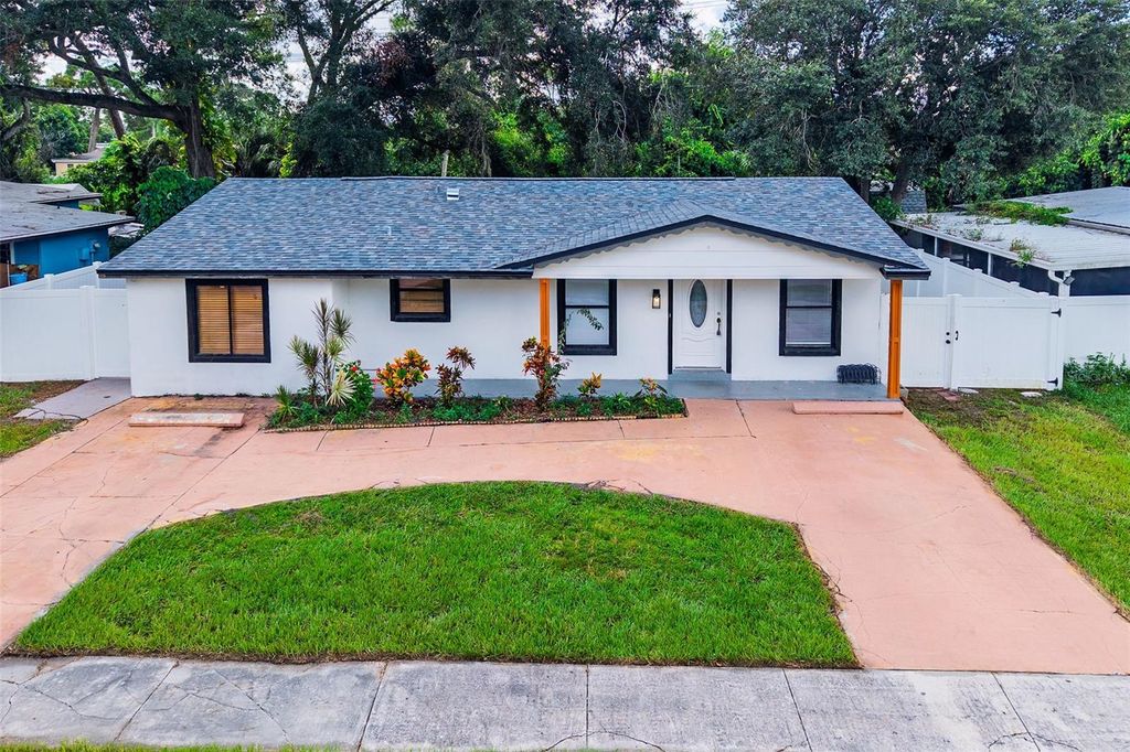 Image 1 of property listing at 6524 LA MESA CIRCLE, Tampa, FL 33634